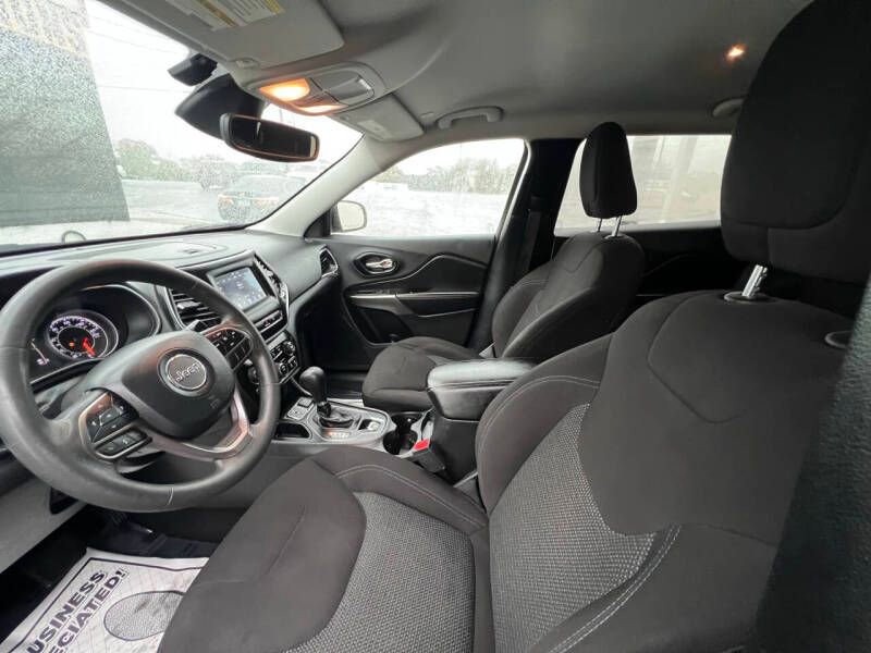 Used 2021 Jeep Cherokee Latitude image 10