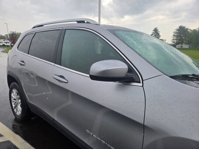 Used 2019 Jeep Cherokee Latitude w/ Cold Weather Group AWD/4WD image 5