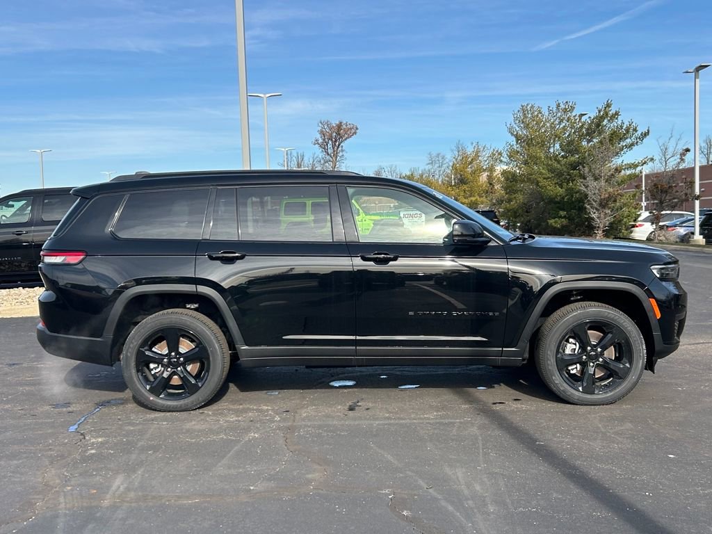 New 2025 Jeep Grand Cherokee L Altitude image 8