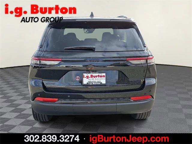Certified 2025 Jeep Grand Cherokee Limited w/ Black Appearance Package image 5