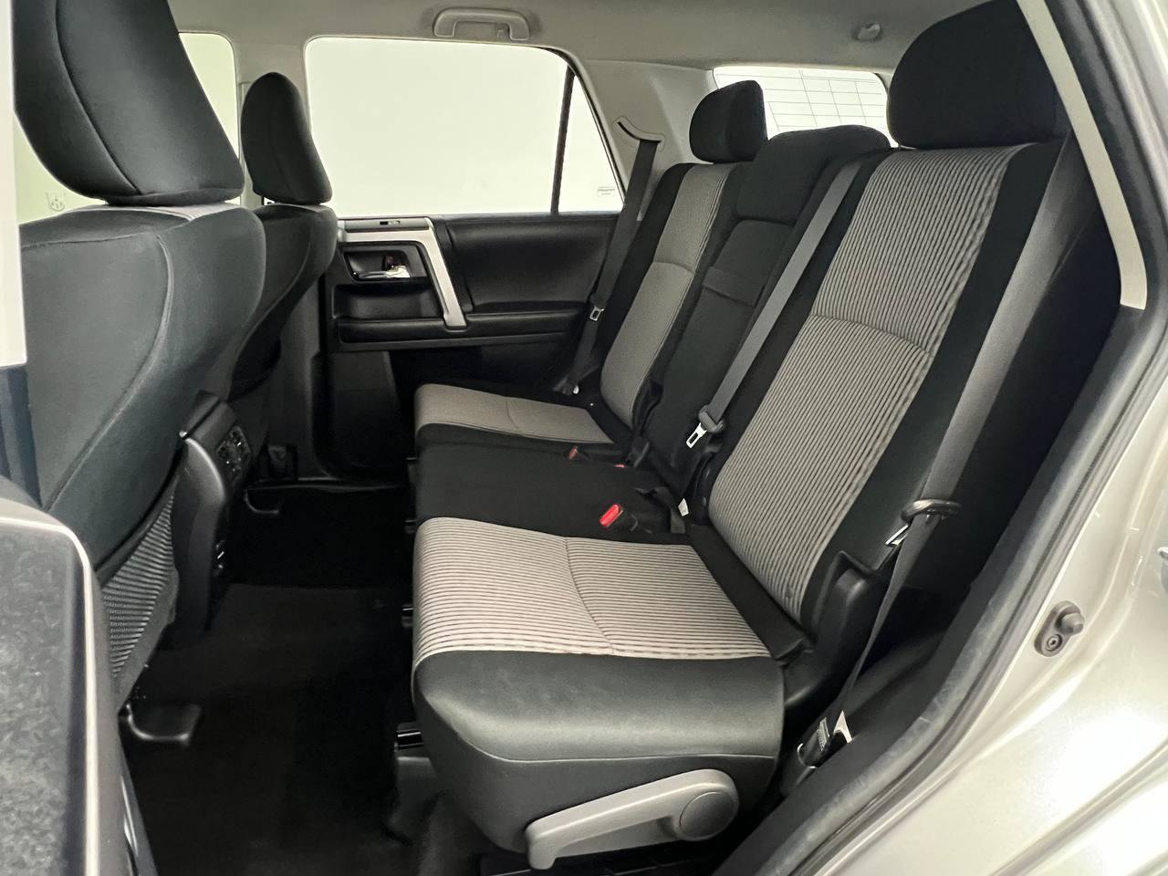 Used 2016 Toyota 4Runner SR5 image 10