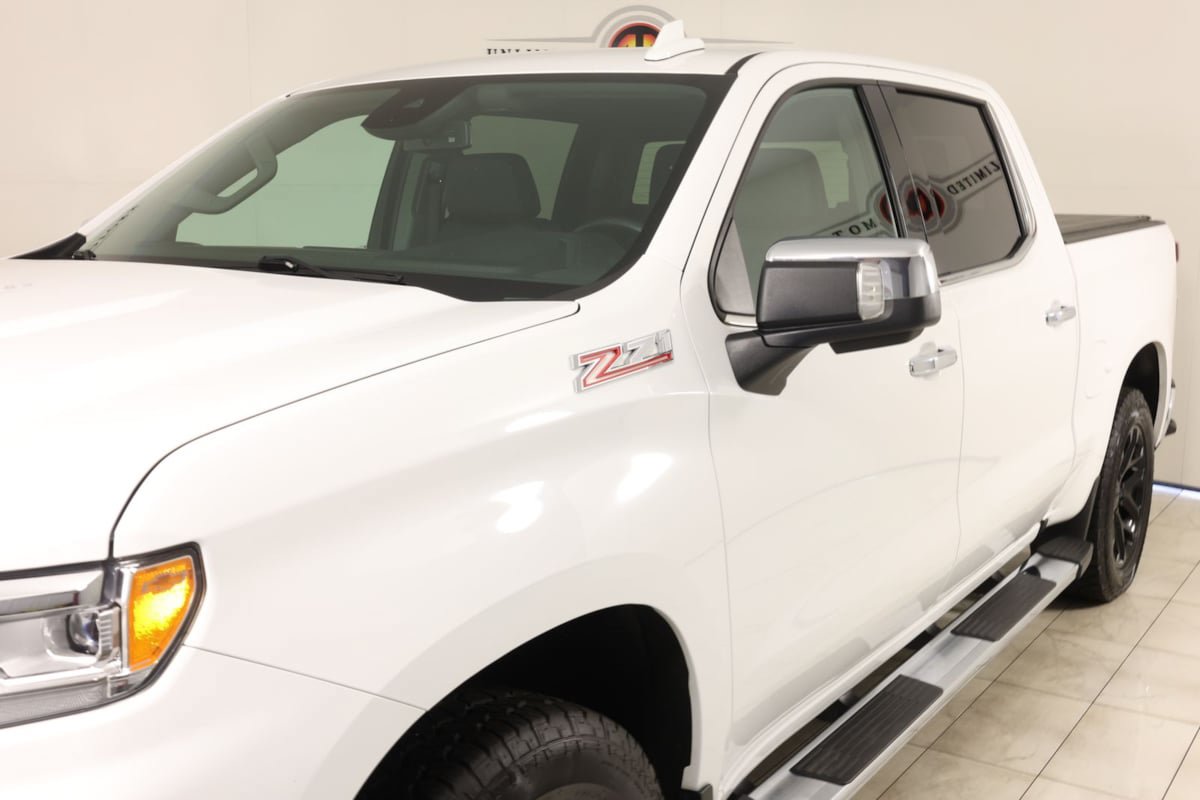 Used 2022 Chevrolet Silverado 1500 LTZ w/ LTZ Convenience Package II AWD/4WD image 45