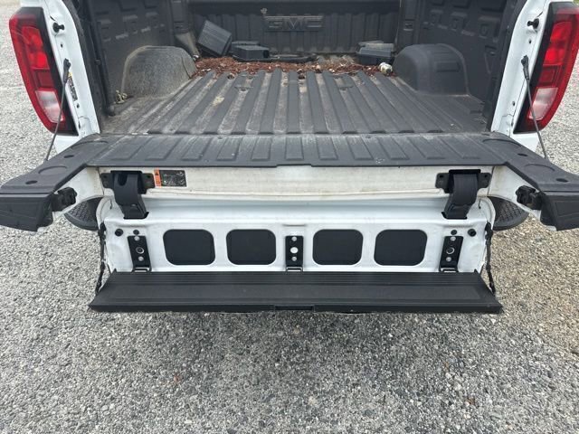 Used 2022 GMC Sierra 2500 SLE w/ SLE Value Package; AWD/4WD image 16
