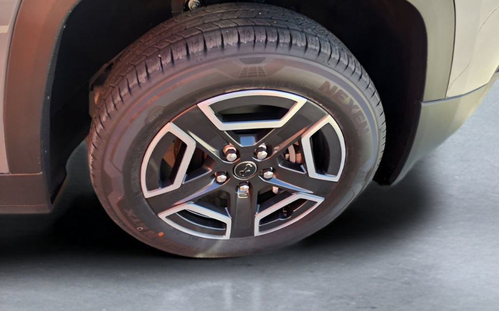 New 2026 Jeep Cherokee Laredo AWD/4WD image 42