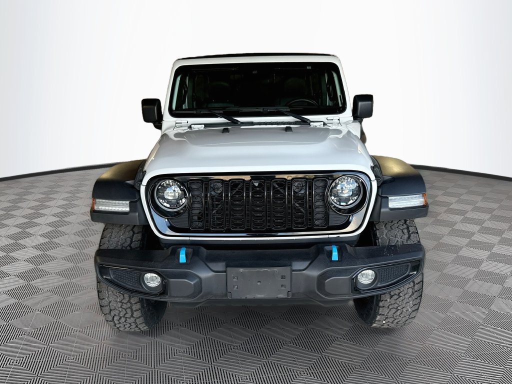 Used 2024 Jeep Wrangler Unlimited AWD/4WD image 2