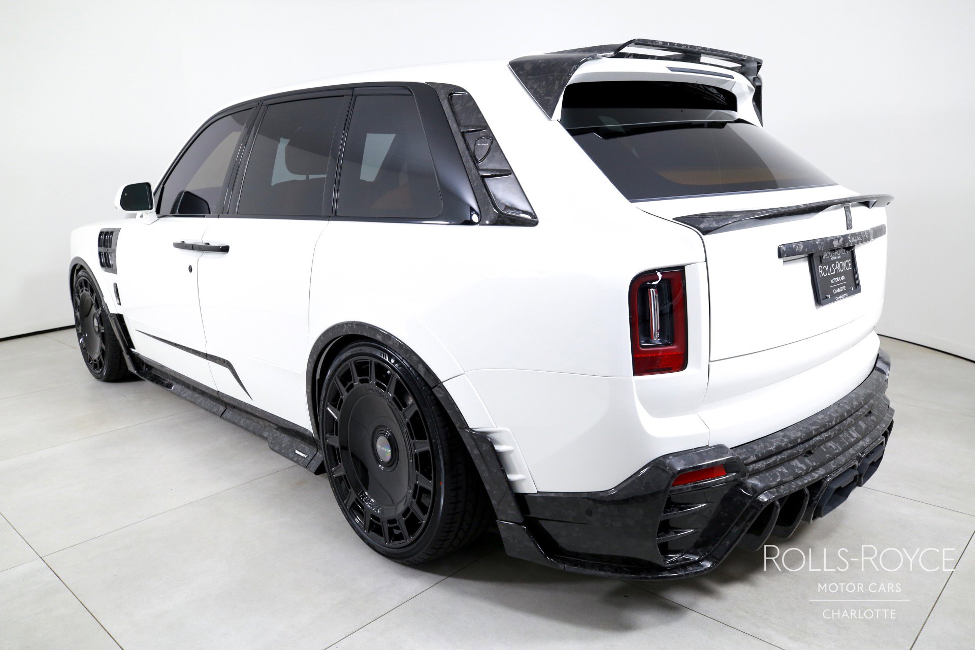 Used 2025 Rolls-Royce Cullinan Black Badge image 8