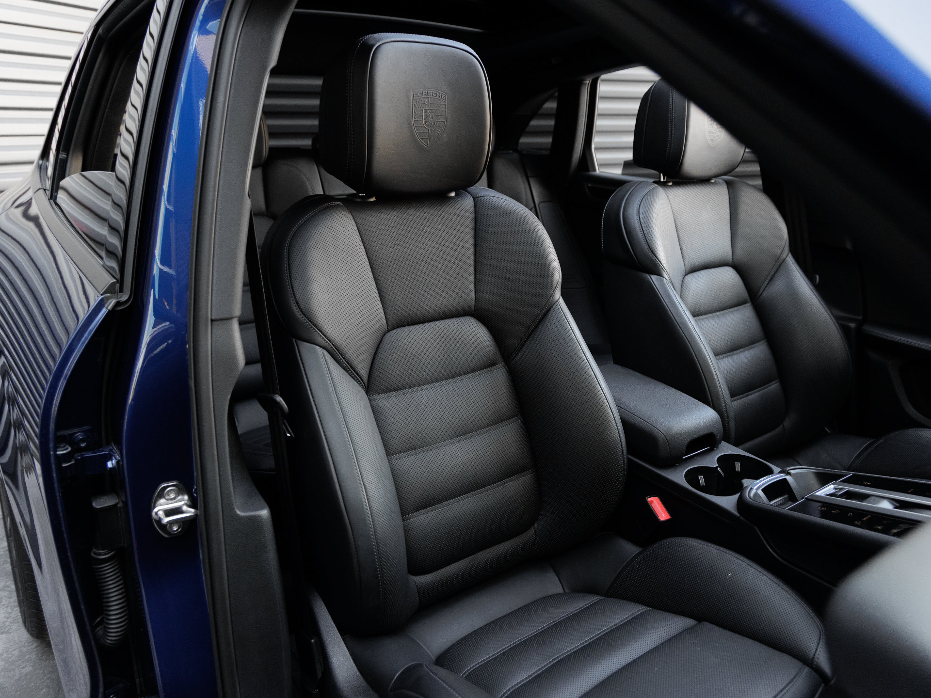 Certified 2026 Porsche Macan AWD/4WD image 35