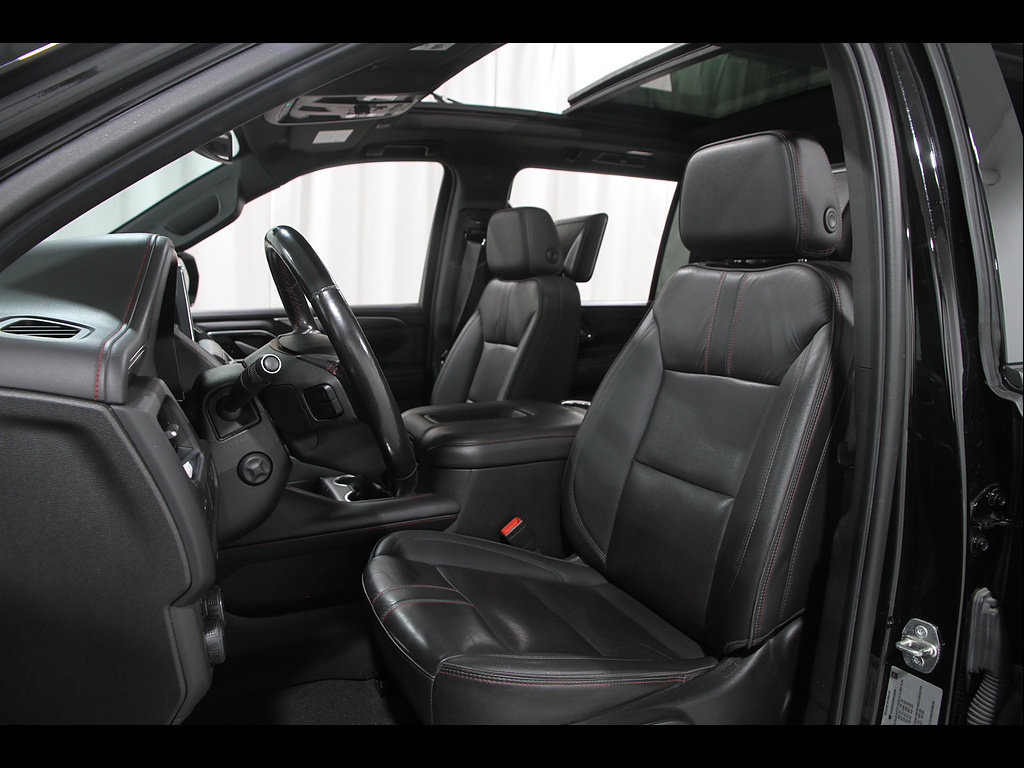 Used 2022 Chevrolet Suburban RST w/ Luxury Package AWD/4WD image 5