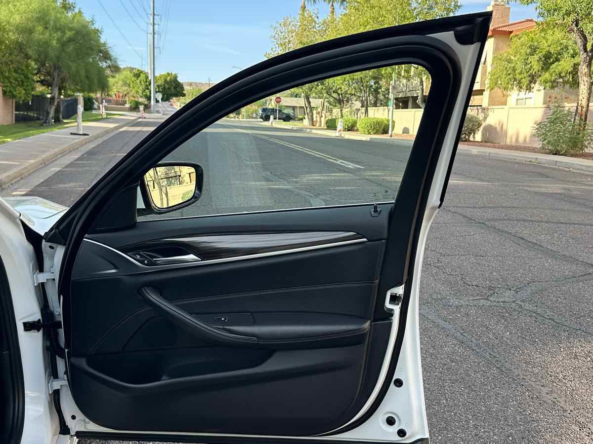 Used 2018 BMW 540i xDrive 540i xDrive image 36