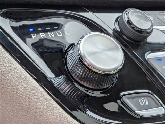 Used 2020 Chrysler Pacifica Touring-L image 16