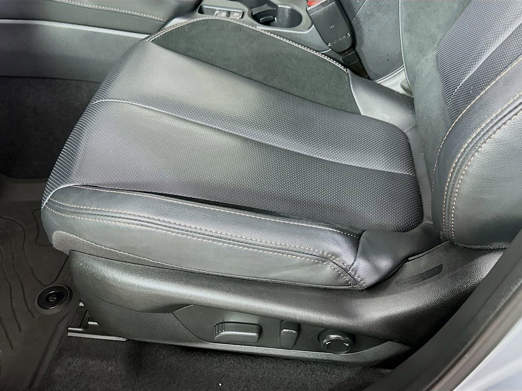 Used 2025 Subaru Forester Touring w/ Popular Package - Touring AWD/4WD image 9
