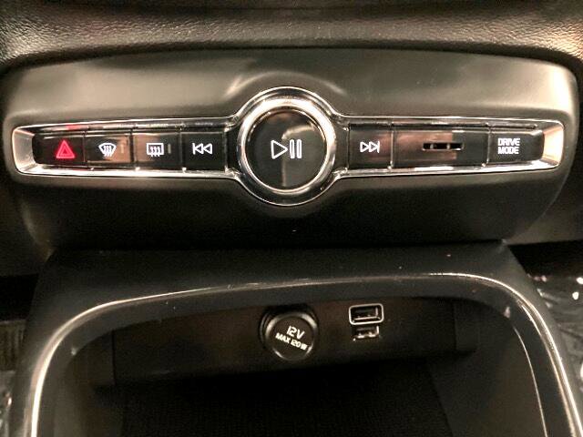 Used 2019 Volvo XC40 T5 Momentum image 23