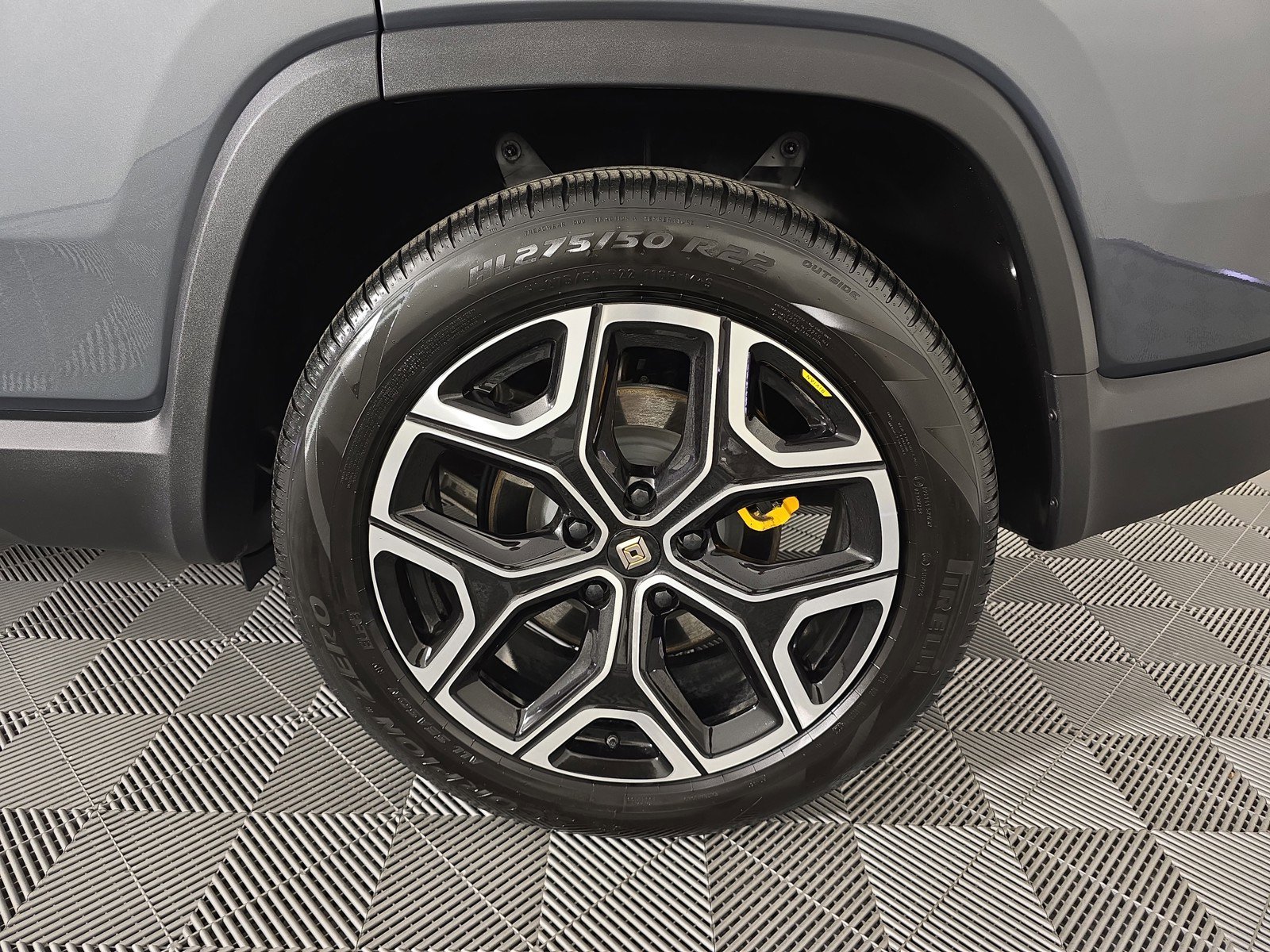 Used 2024 Rivian R1S Adventure image 10