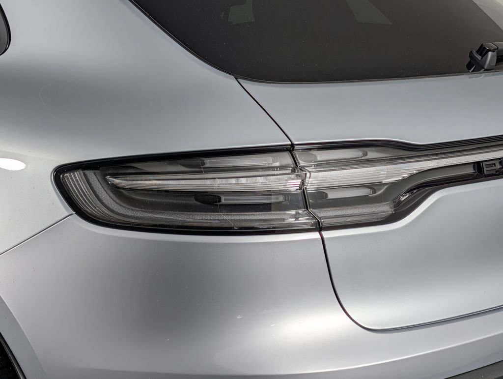 New 2026 Porsche Macan image 16