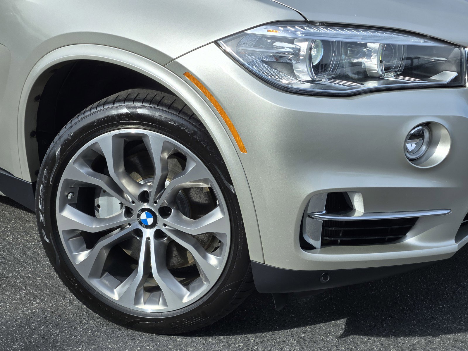 Used 2015 BMW X5 xDrive50i image 3