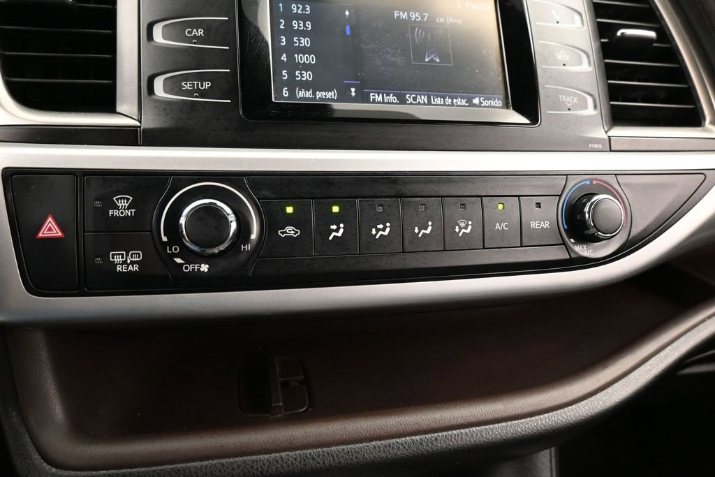 Used 2019 Toyota Highlander LE FWD image 22