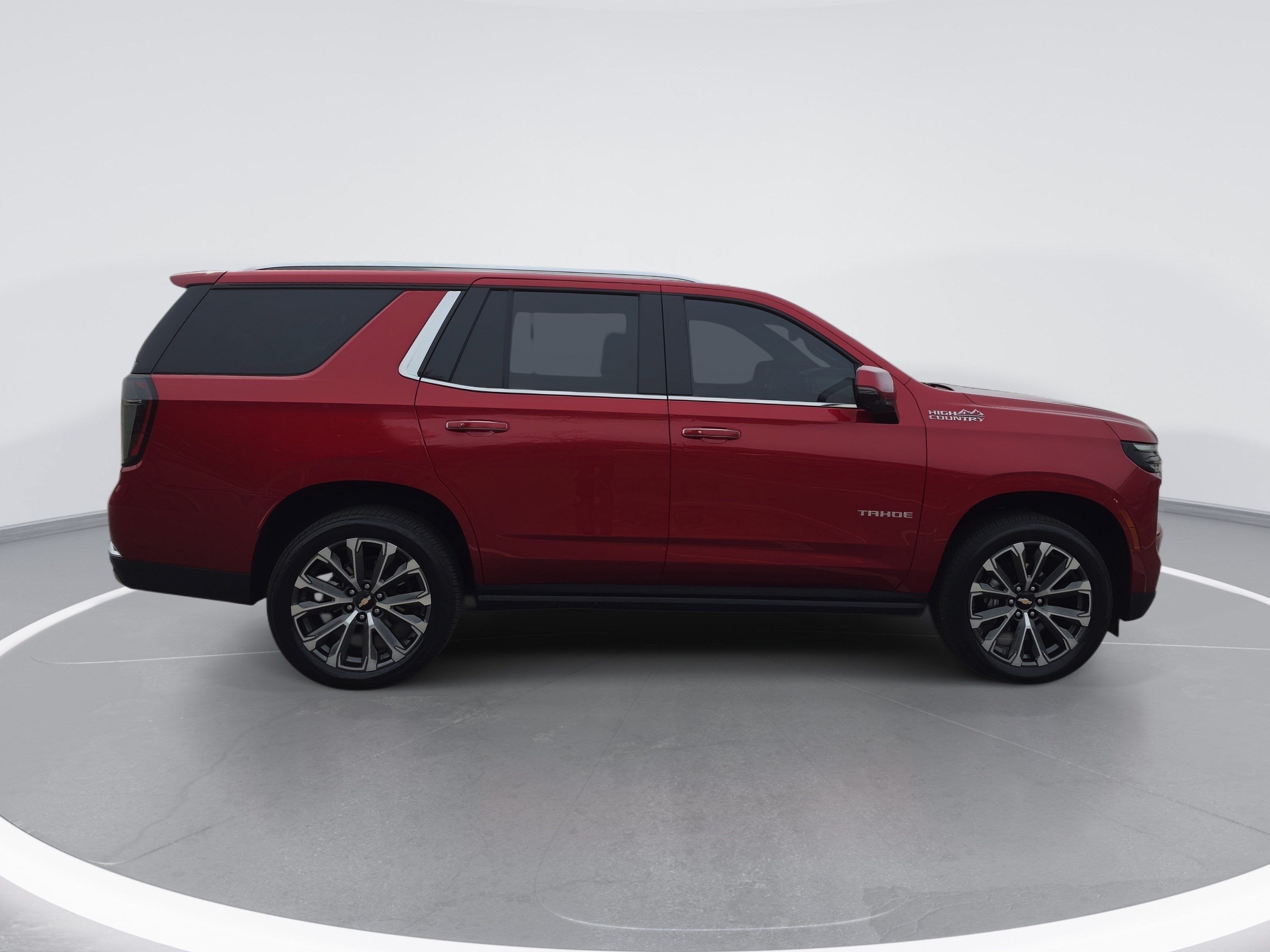 Used 2025 Chevrolet Tahoe High Country AWD/4WD image 2