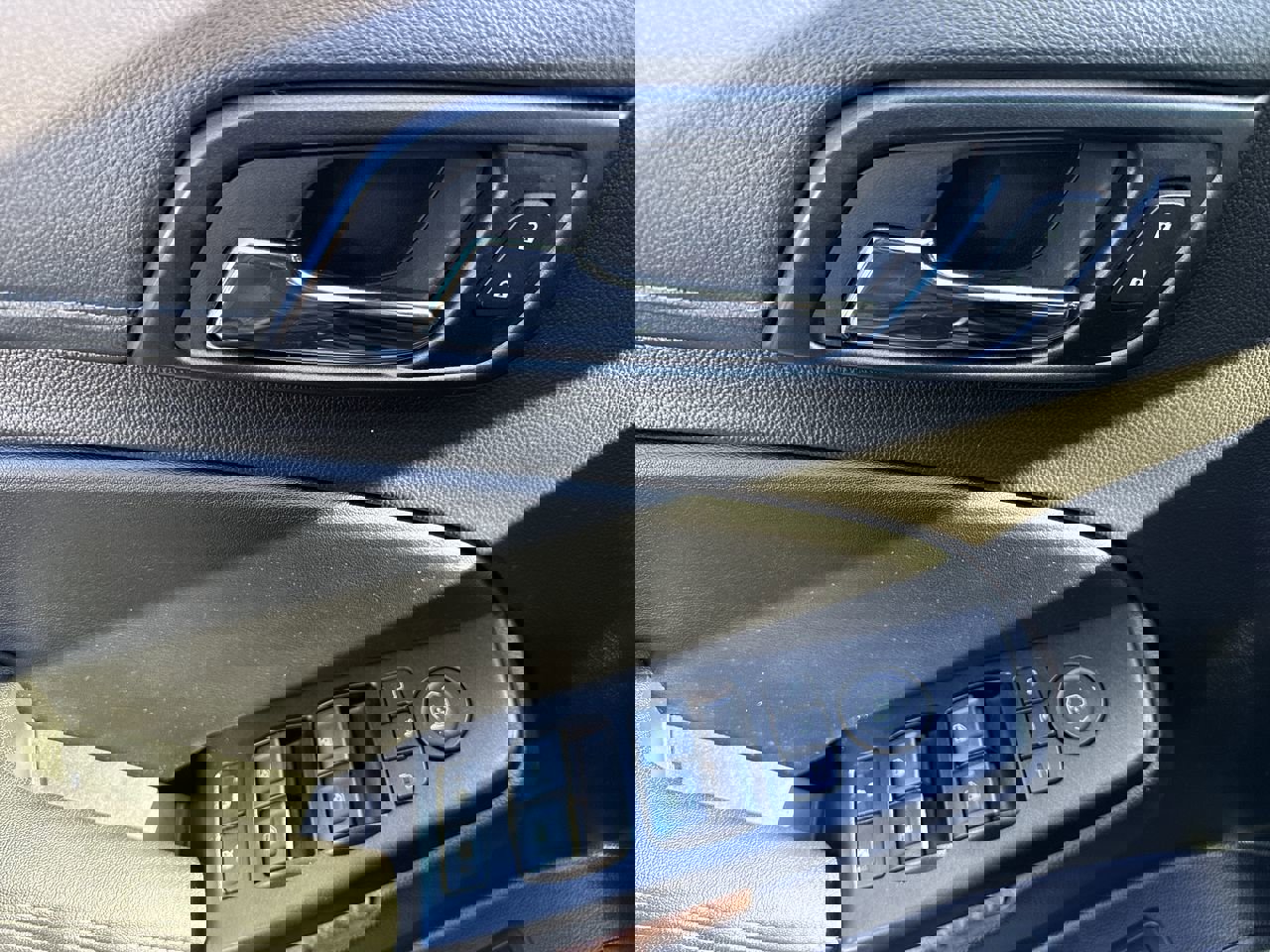 Used 2015 Chevrolet Tahoe LTZ image 23