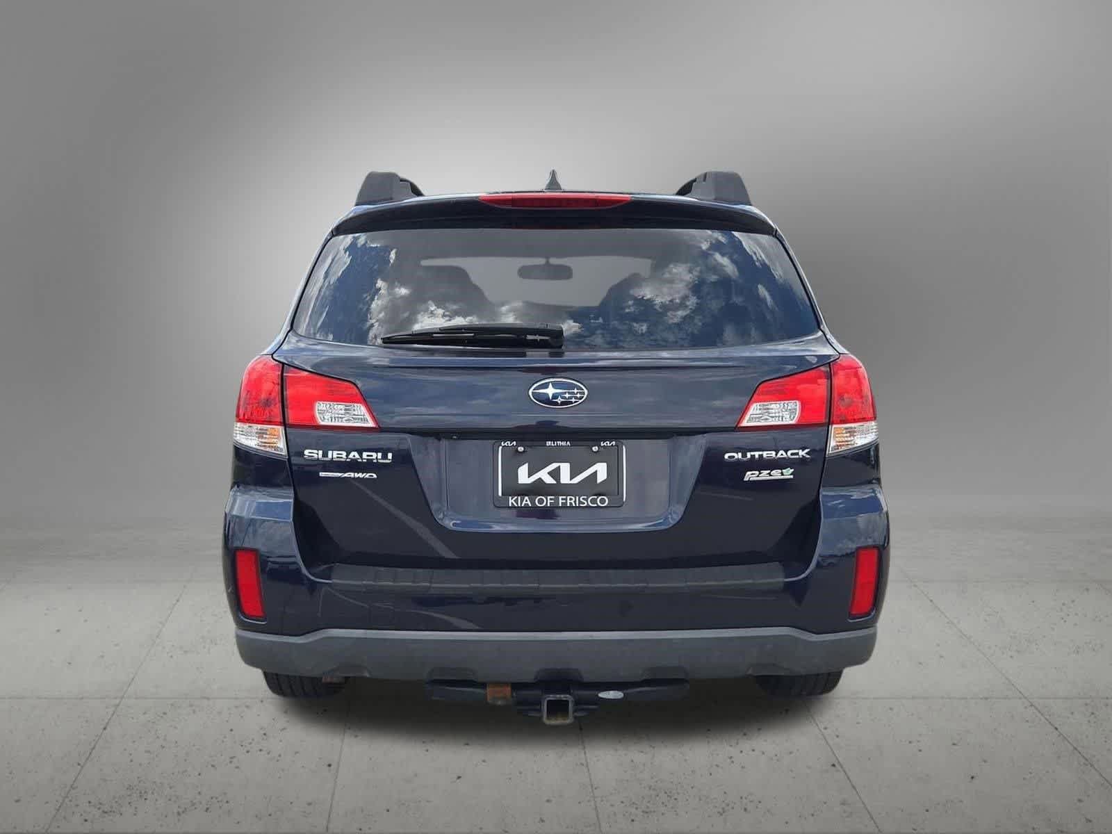 Used 2014 Subaru Outback 2.5i Limited w/ Moonroof Package AWD/4WD image 5