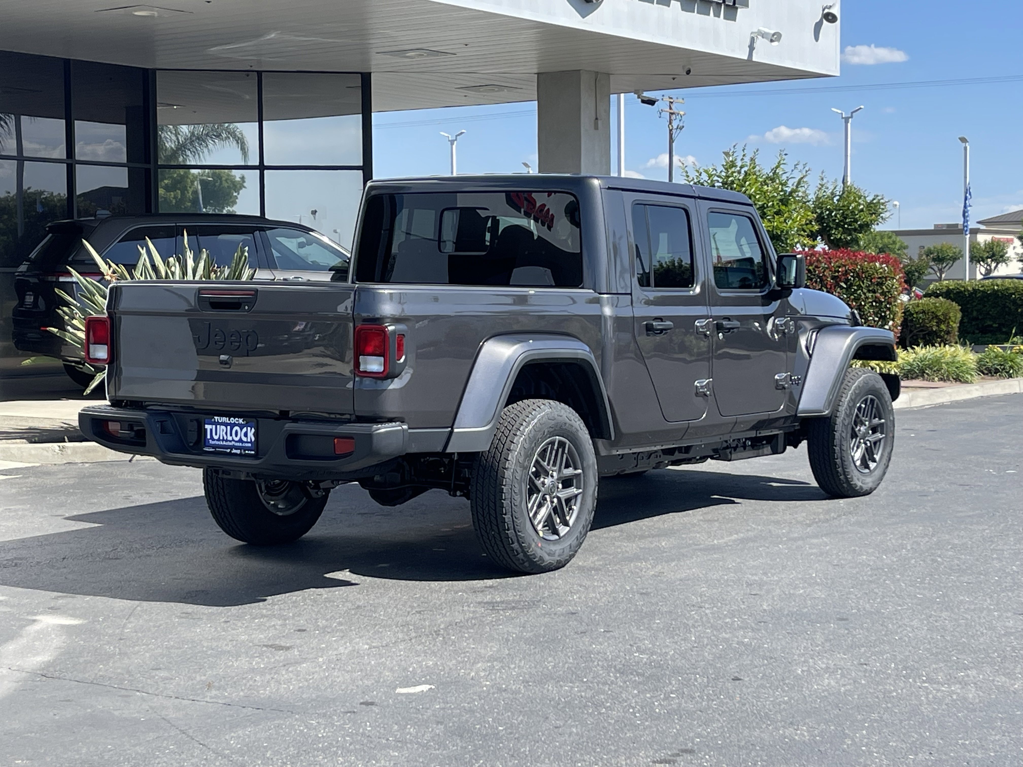 New 2026 Jeep Gladiator Sport AWD/4WD image 9