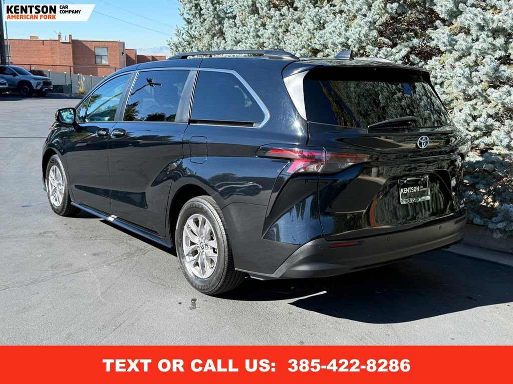 Used 2024 Toyota Sienna XLE image 6