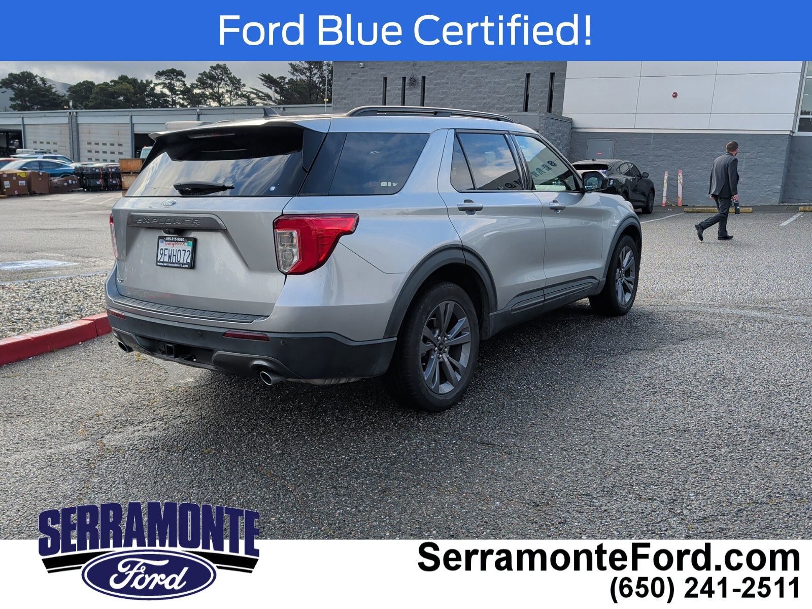 Used 2023 Ford Explorer XLT w/ Equipment Group 202A RWD image 9