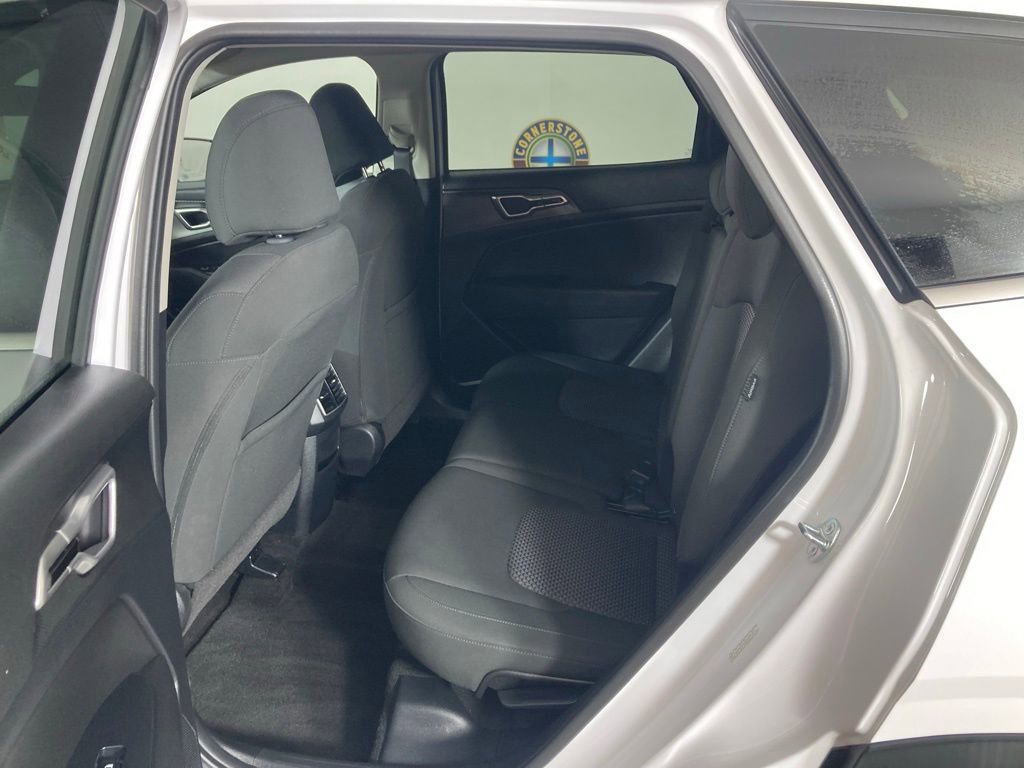 Certified 2025 Kia Sportage LX AWD/4WD image 13