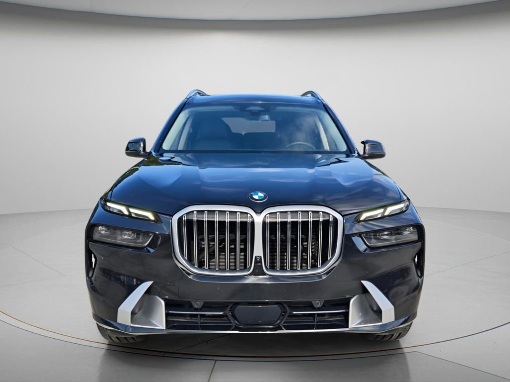 Used 2025 BMW X7 xDrive40i image 4