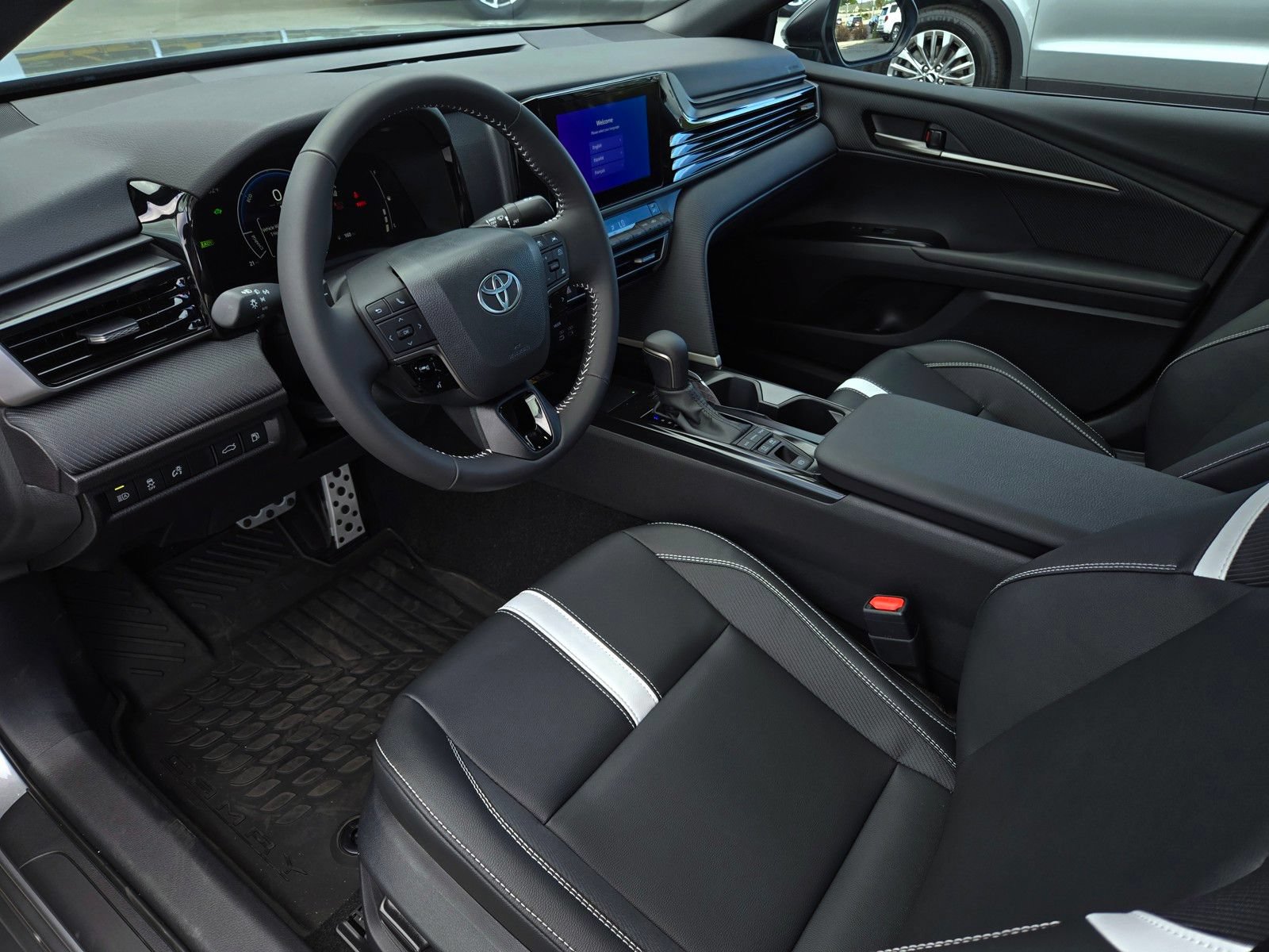 Used 2026 Toyota Camry SE FWD image 8