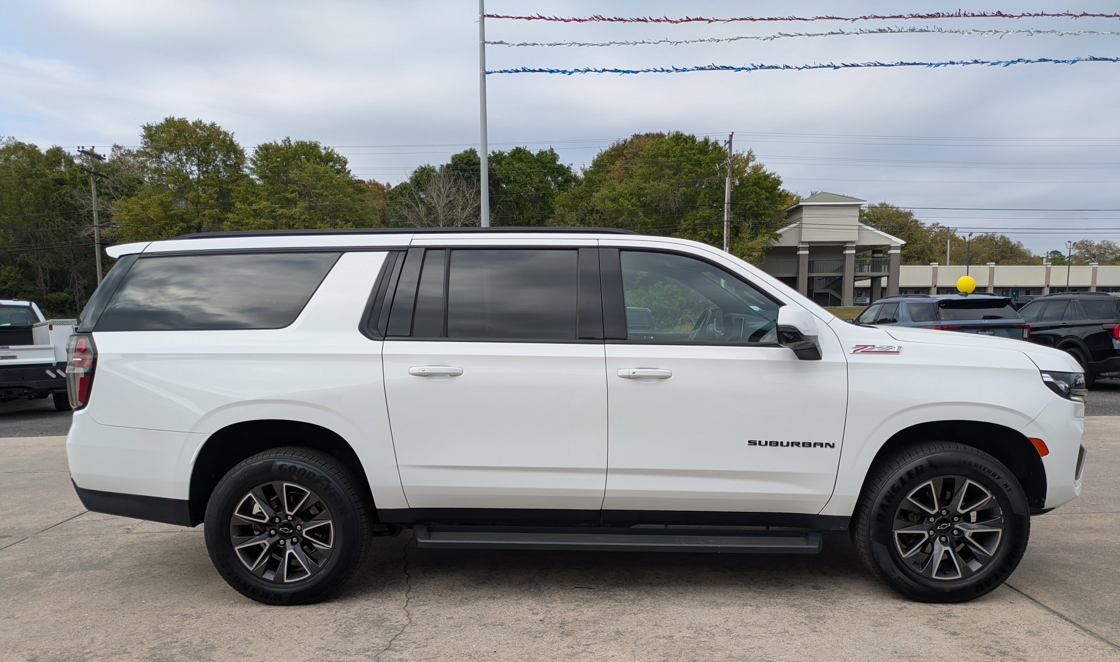 Used 2021 Chevrolet Suburban Z71 w/ Z71 Off-Road Package AWD/4WD image 5