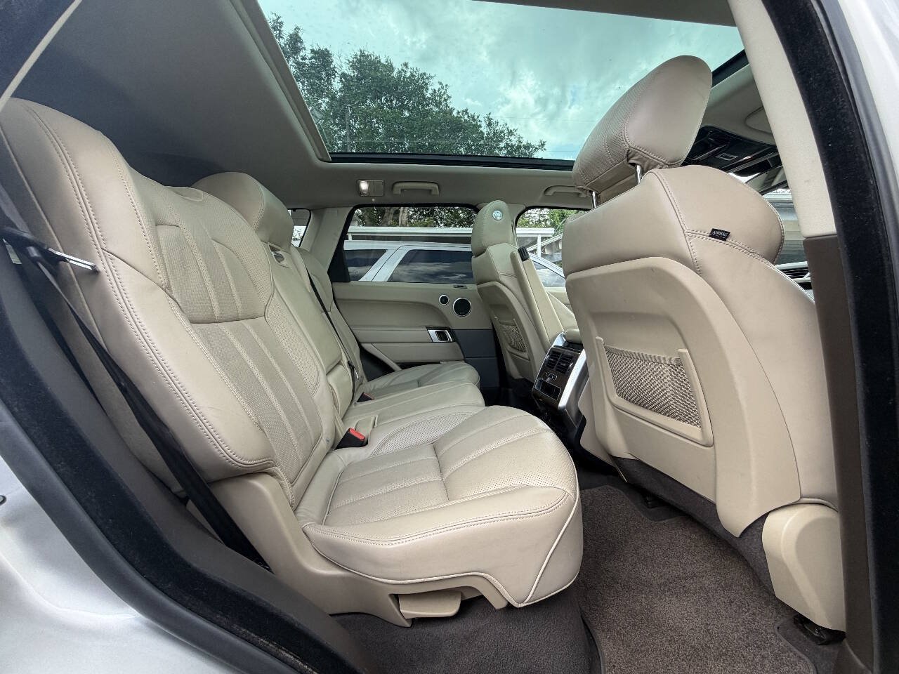 Used 2015 Land Rover Range Rover Sport HSE AWD/4WD image 30