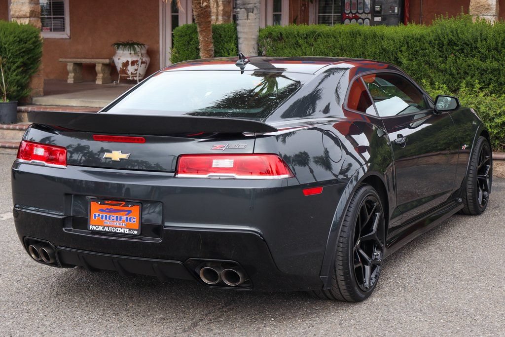 Used 2015 Chevrolet Camaro Z/28 RWD image 9