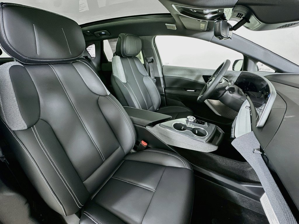 New 2027 Cadillac Optiq Sport w/ LPO, Floor Liner Package AWD/4WD image 36