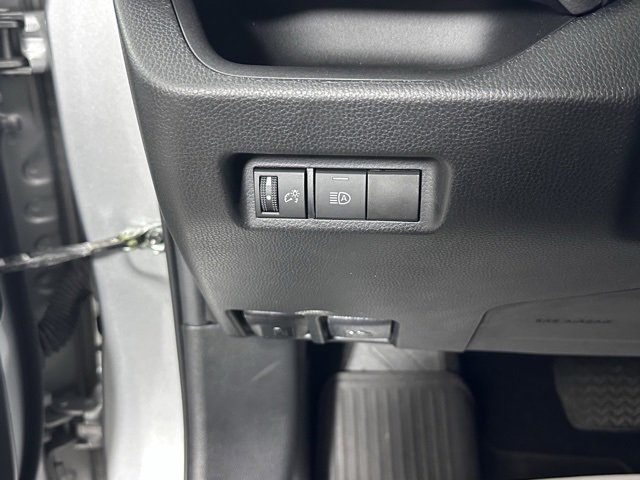 Used 2022 Toyota RAV4 XLE image 22