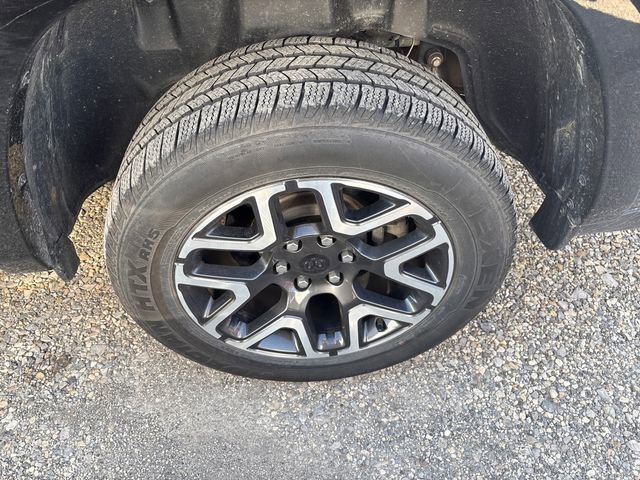Used 2025 RAM 1500 Laramie AWD/4WD image 6