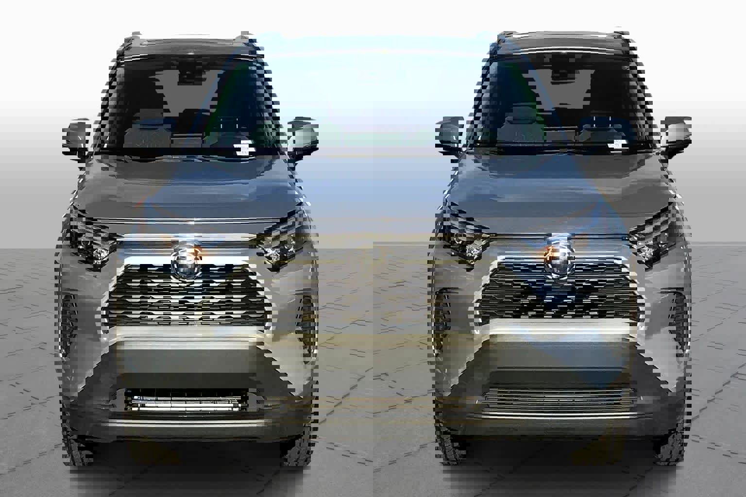 Used 2023 Toyota RAV4 XLE image 3