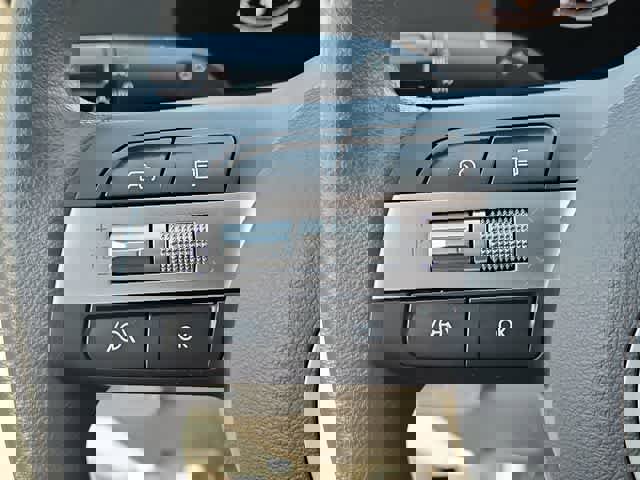 Certified 2025 Hyundai Kona SE image 22