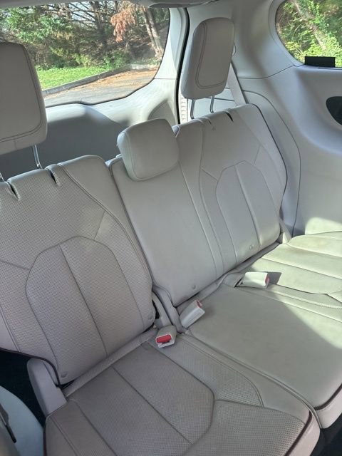 Used 2020 Chrysler Pacifica Limited w/ Advanced Safetytec Group image 27