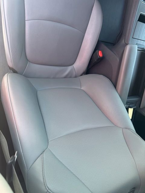 Used 2024 Toyota Sienna XLE FWD image 14