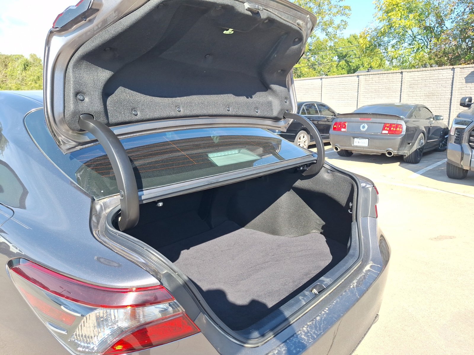 Used 2021 Toyota Camry SE FWD image 34
