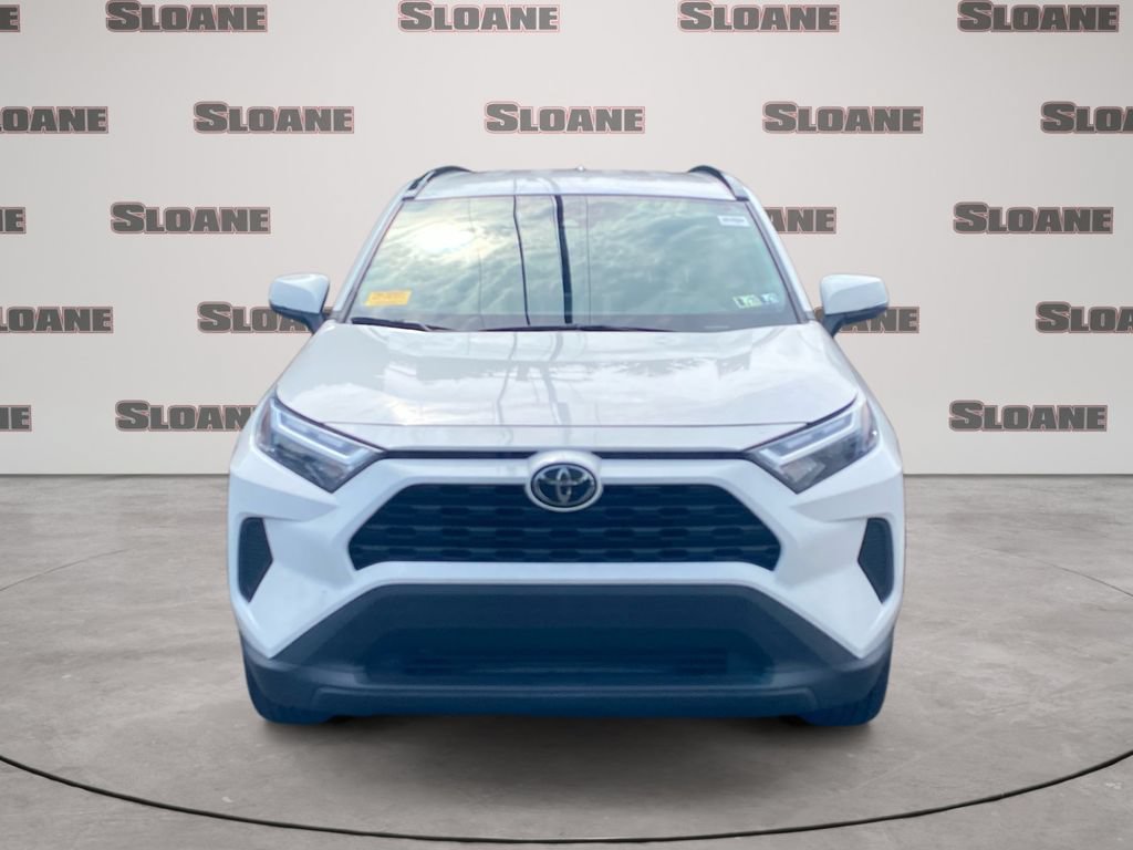 Used 2022 Toyota RAV4 XLE AWD/4WD image 3