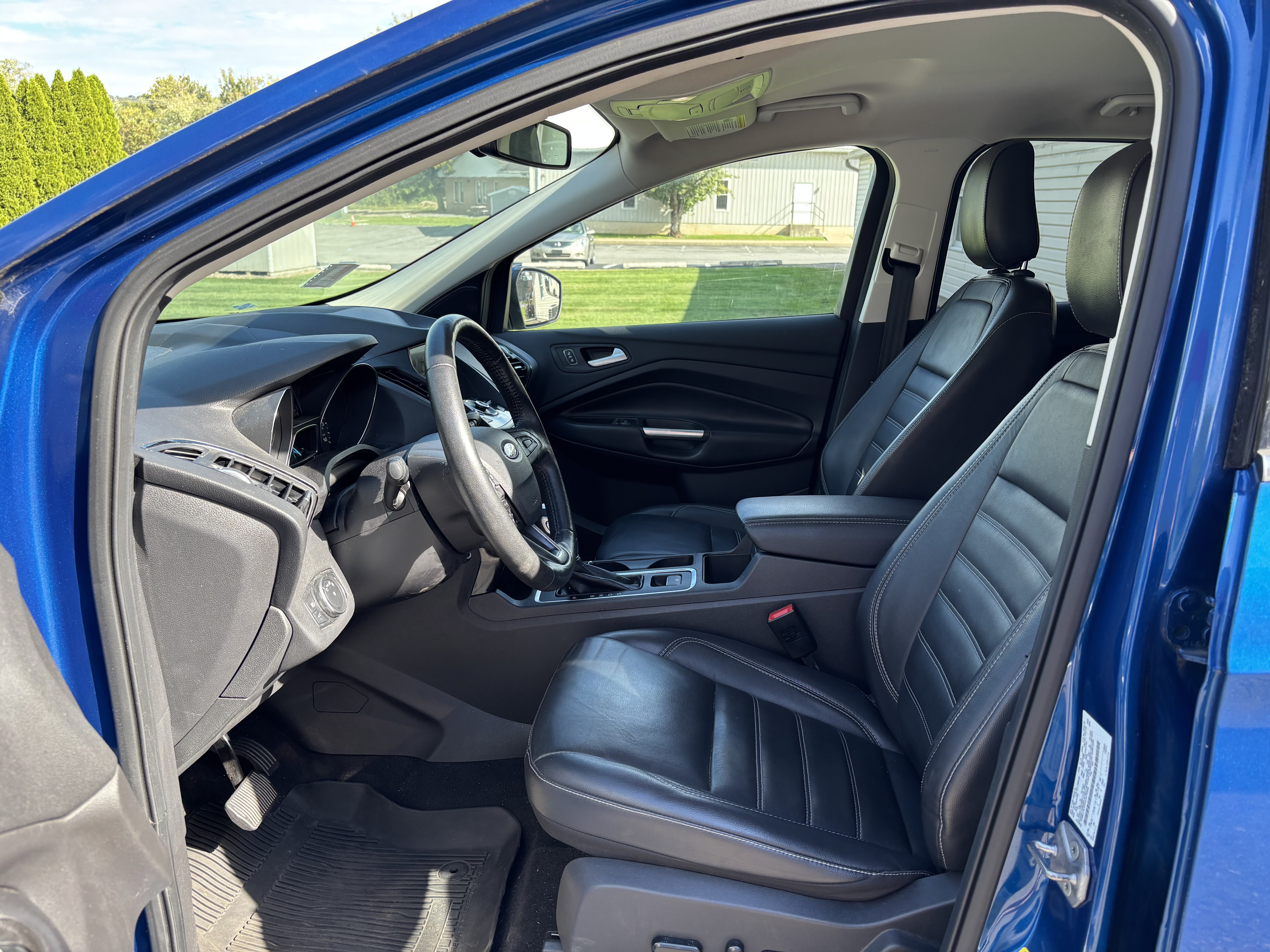 Used 2019 Ford Escape Titanium w/ U9j03 - Titanium Tow Package AWD/4WD image 13