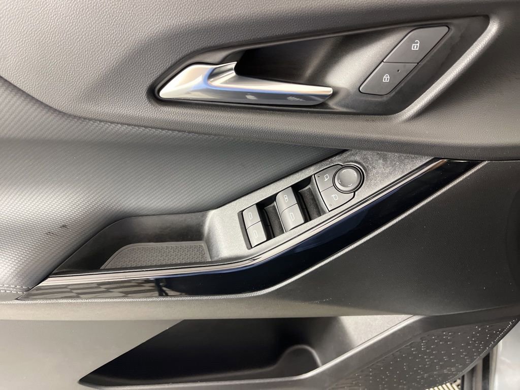 Certified 2025 Chevrolet Equinox LT FWD image 23