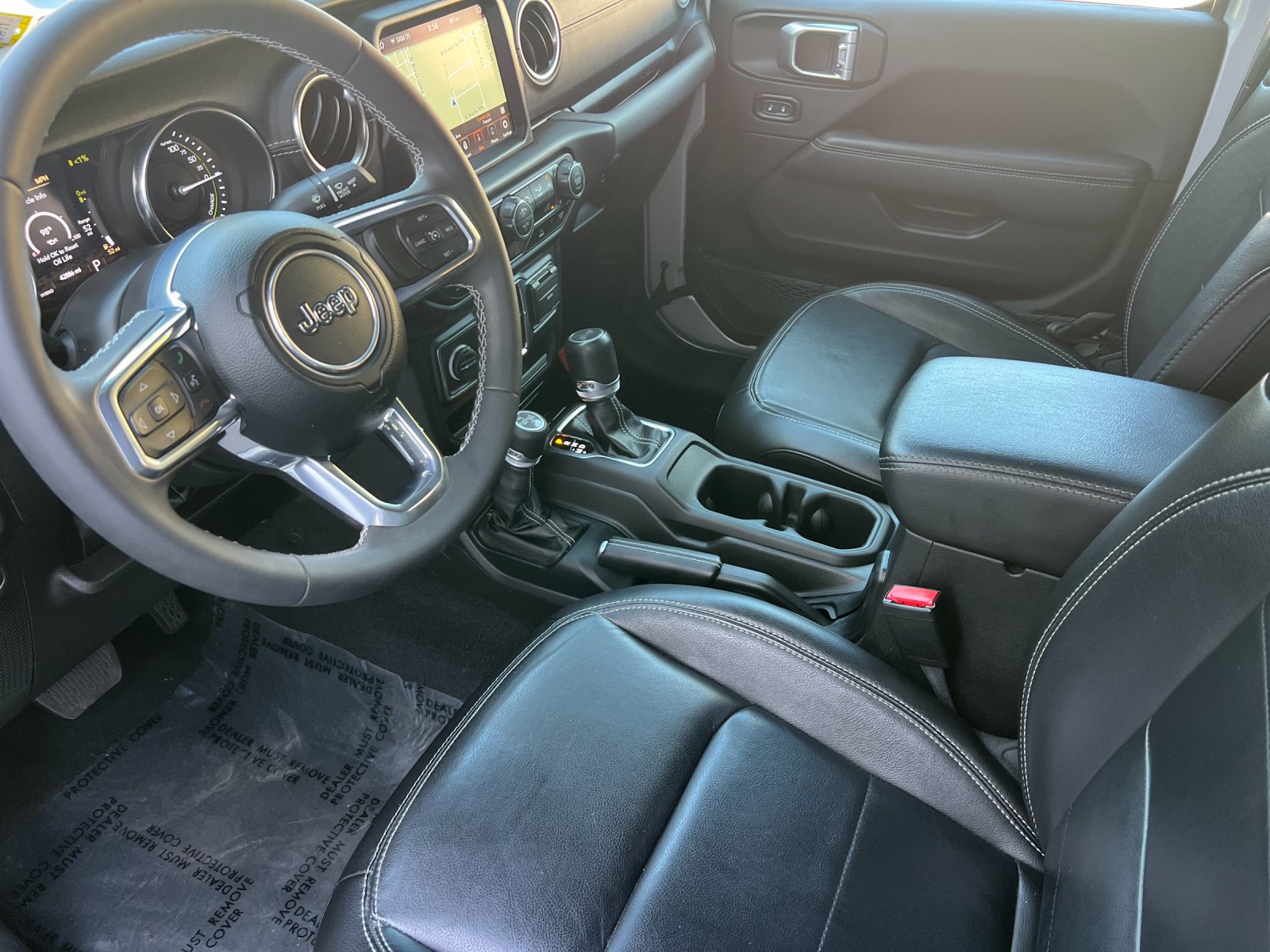 Used 2023 Jeep Wrangler Unlimited Sahara AWD/4WD image 10