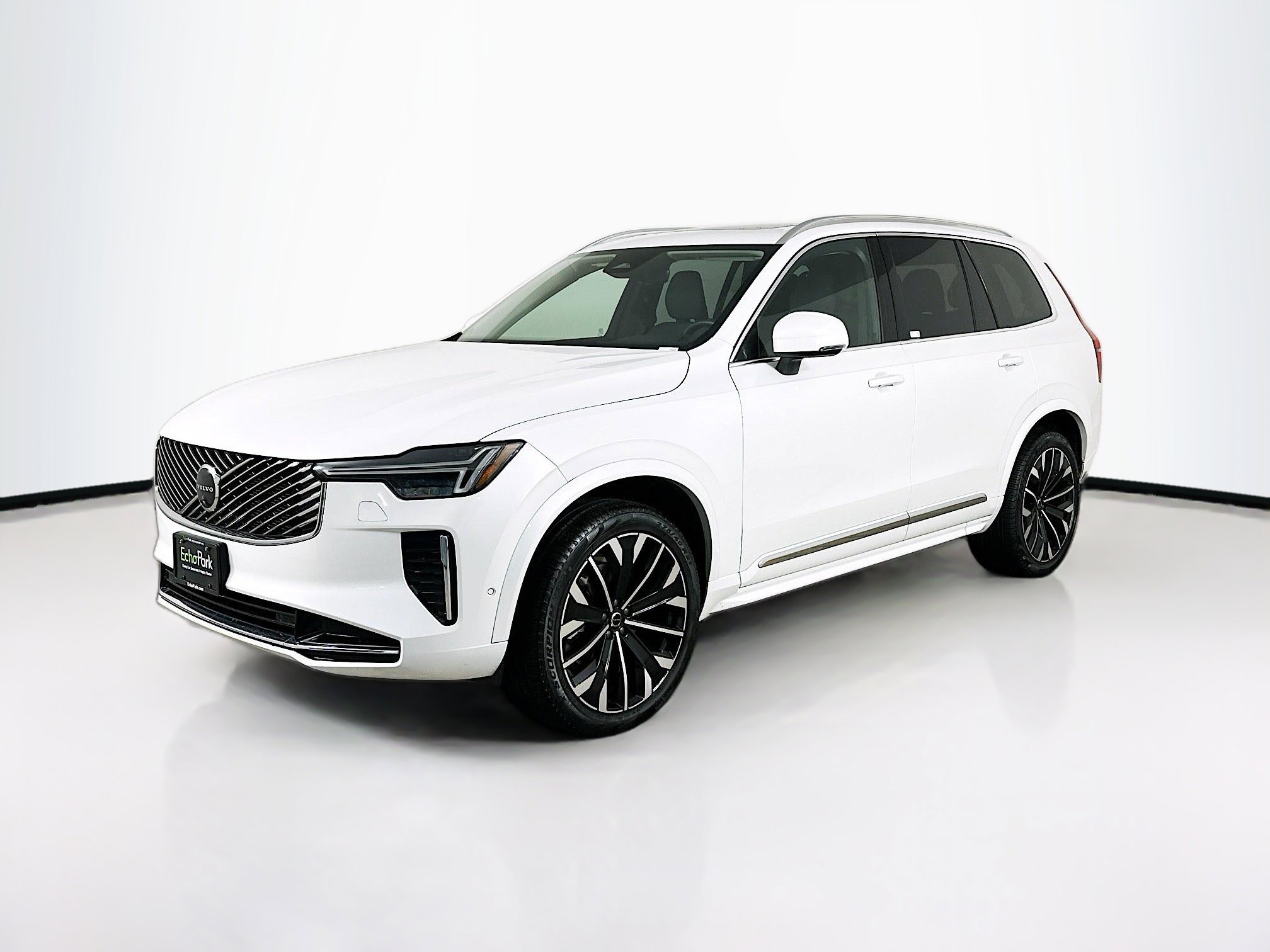 Used 2025 Volvo XC90 B5 Plus image 3