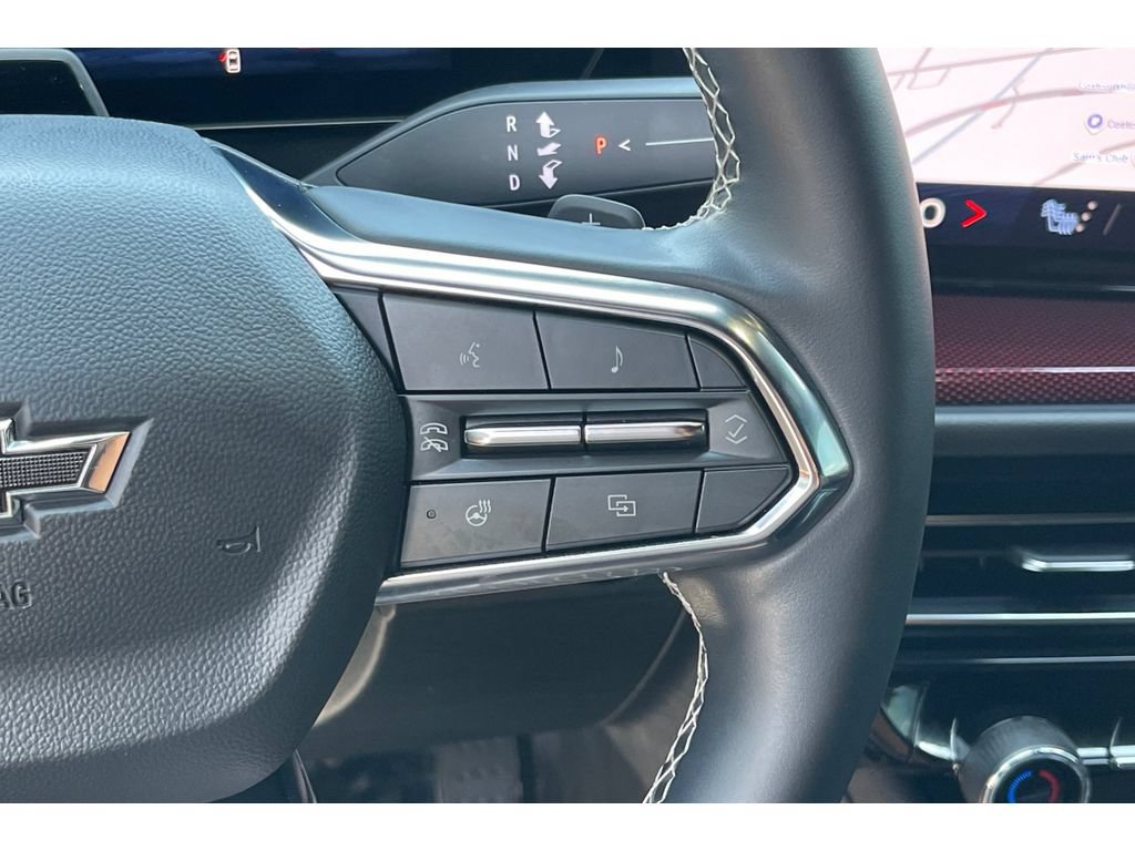 Used 2025 Chevrolet Traverse Z71 w/ Enhanced Driving Package AWD/4WD image 37