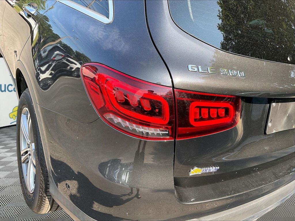 Used 2021 Mercedes-Benz GLC 300 4MATIC image 32