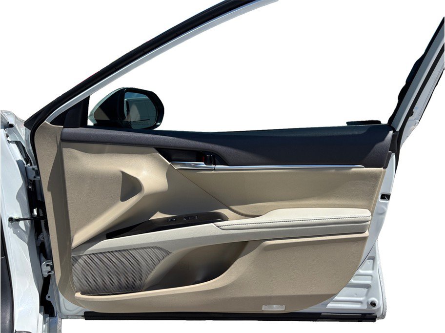 Used 2023 Toyota Camry XLE FWD image 40