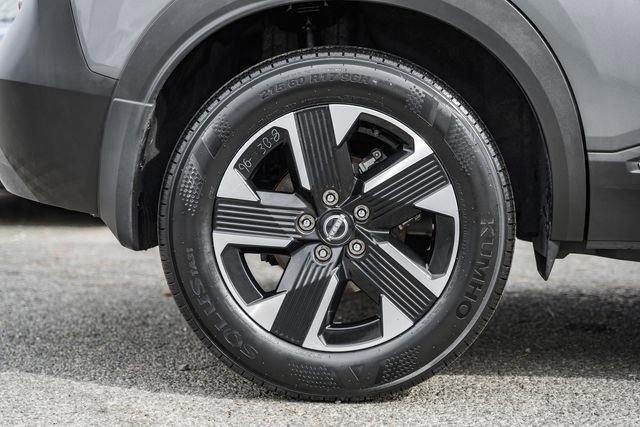 Used 2025 Nissan Kicks SV w/ Charging Package image 18