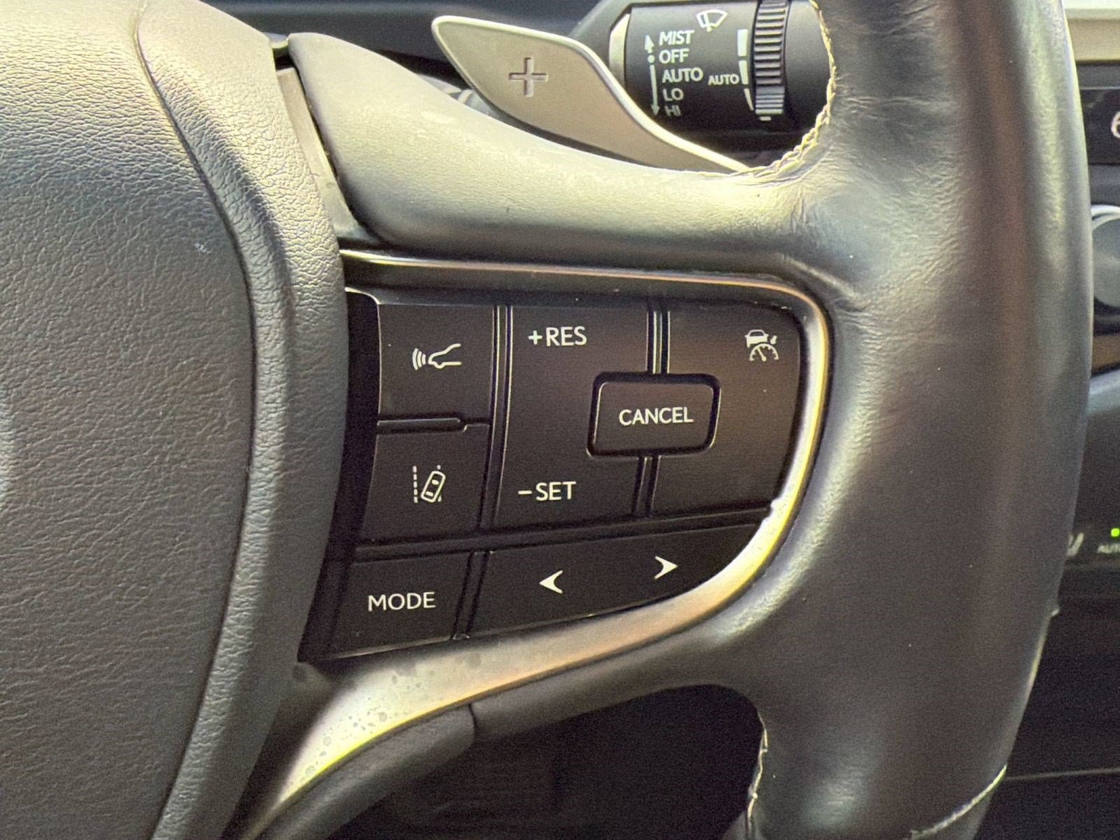 Used 2019 Lexus ES 300h w/ Premium Package FWD image 16